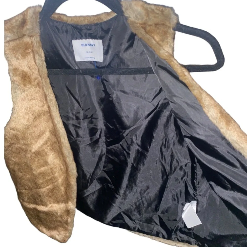 OLD Navy Kids Faux Fur Cozy Winter Vest Open Front in Tan Brown Size XL (14) - Picture 3 of 8